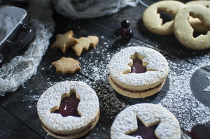 Paleo Christmas Linzer Cookies